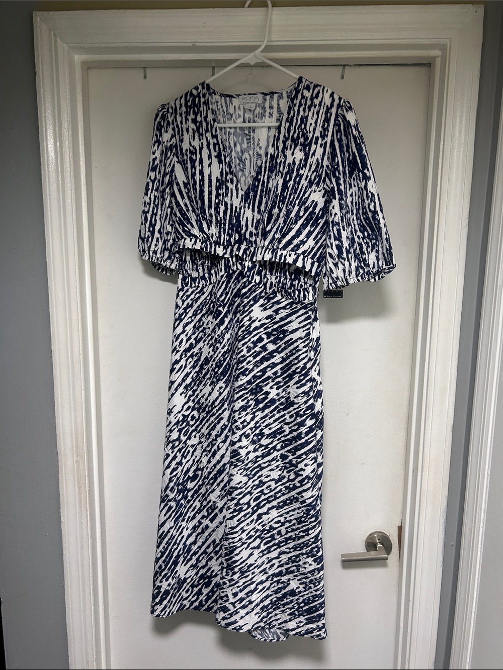 Sofía by Sofía Vergara Navy & White Printed V-Neck Midi Dress